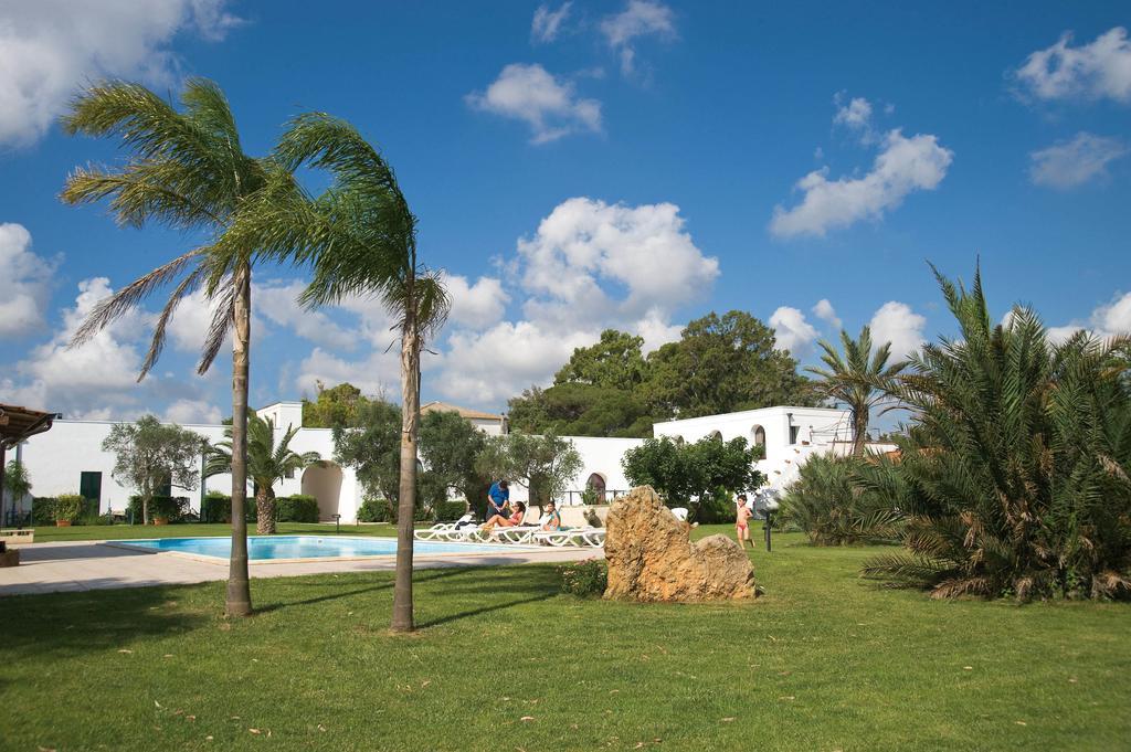 Tenuta Badessa Casalabate Buitenkant foto