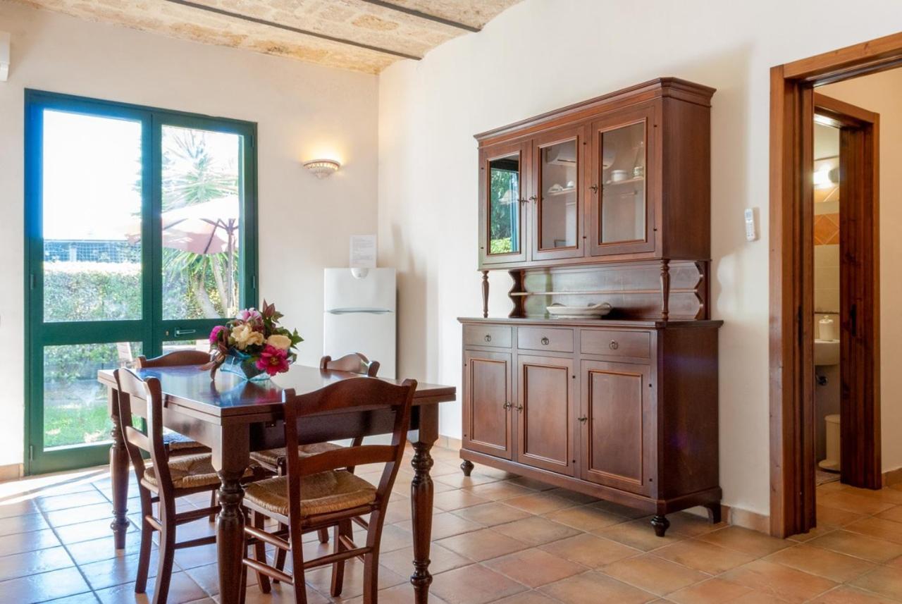 Tenuta Badessa Casalabate Buitenkant foto