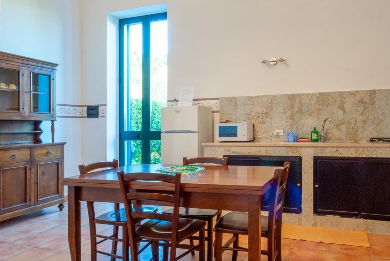 Tenuta Badessa Casalabate Buitenkant foto